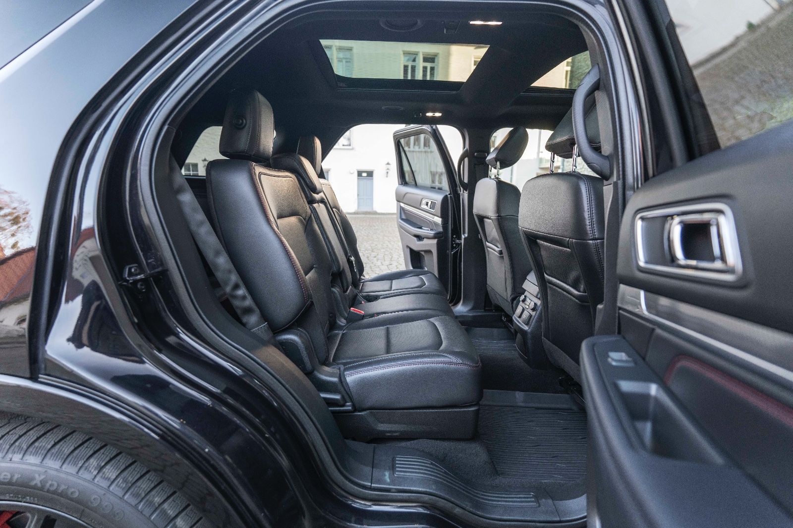 Fahrzeugabbildung Ford Explorer 3.5L SPORT 4X4 KAM TOTW M+S SZH/SZK