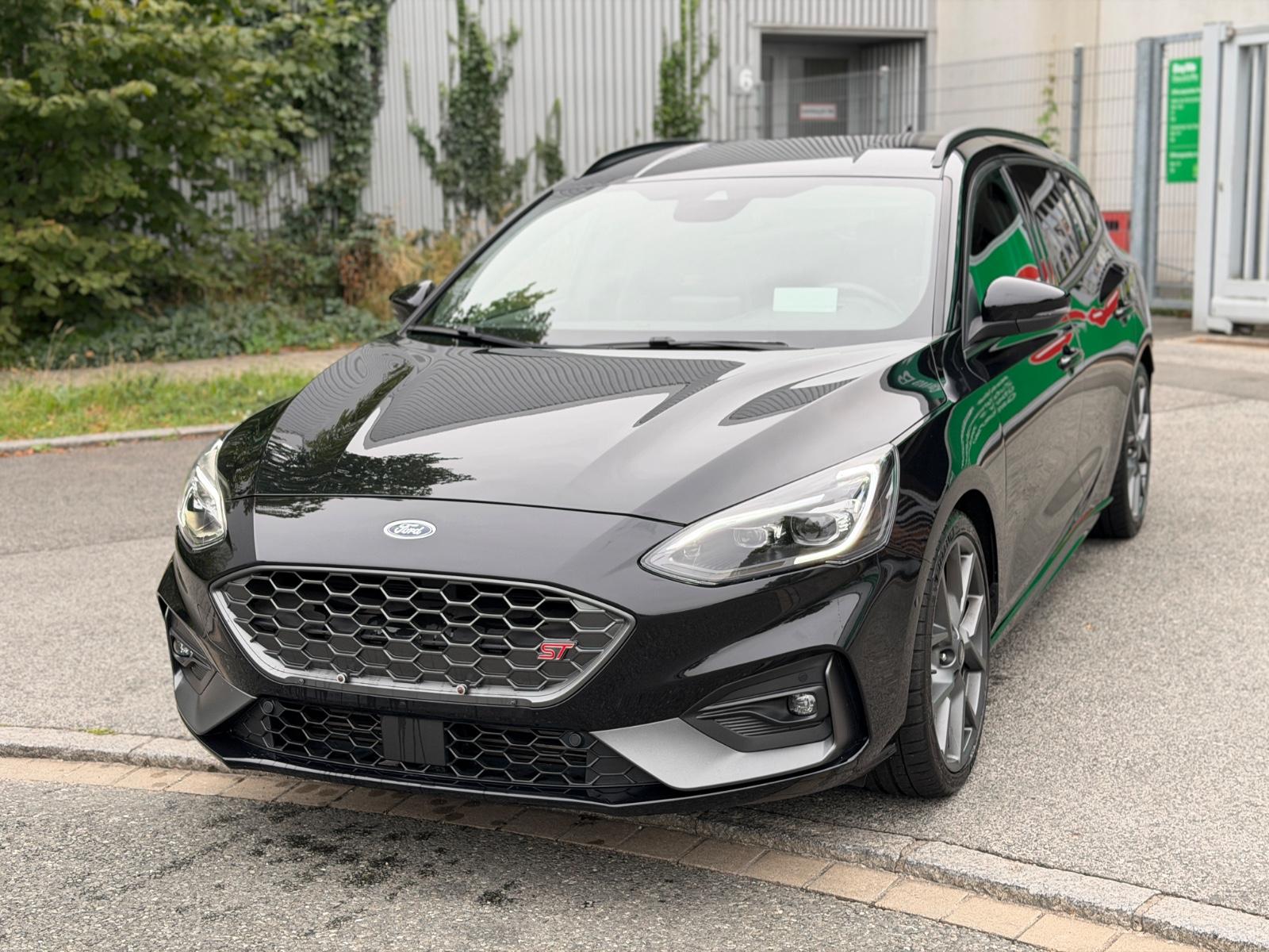 Ford Focus Turnier ST*LED*NAVI*Ambeinte*1Hand*