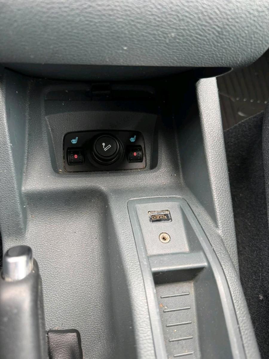 Ford Grand C-MAX 2012 — photo 11