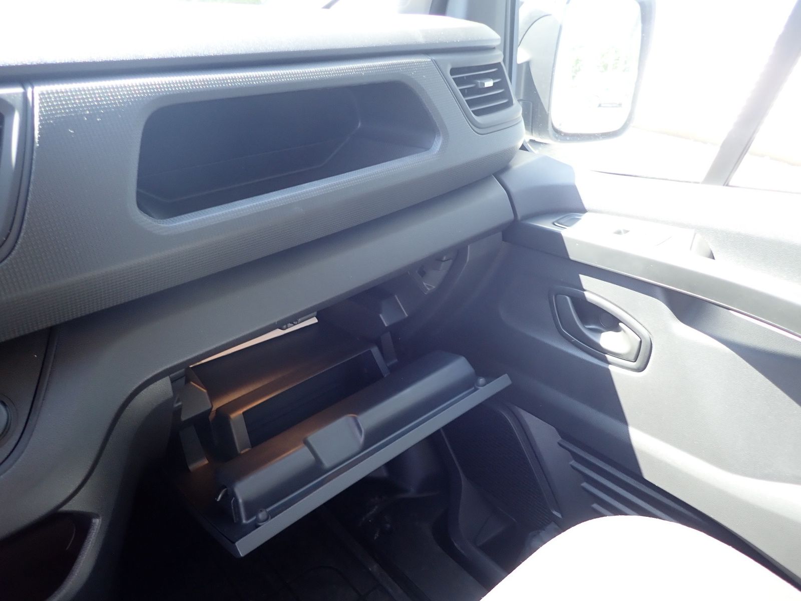 Fahrzeugabbildung Renault Trafic Pkw Grand Authentic Blue dCi 110 MY25