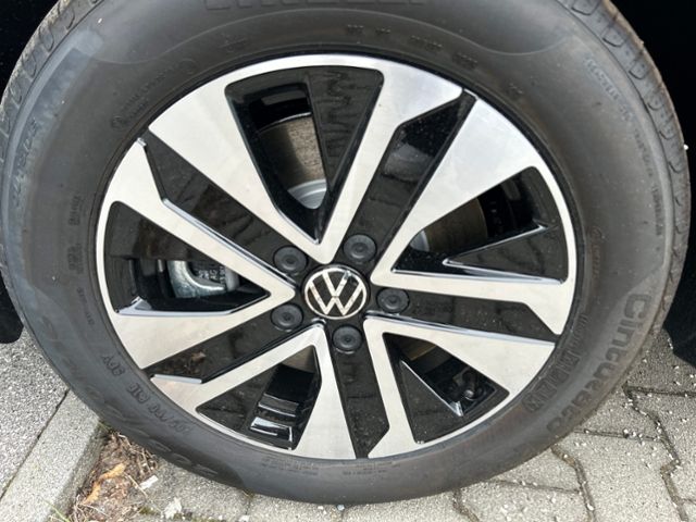 Fahrzeugabbildung Volkswagen Touran 1,5 TSI DSG 7-SITZER AHK KEYLESS NAVI APP