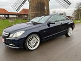 Mercedes-Benz E 250 E Coupe E 250 CGI/Pano/Navi/Leder/Xenon - Mercedes-Benz E 250 mit Benzin-Antrieb: Coupe
