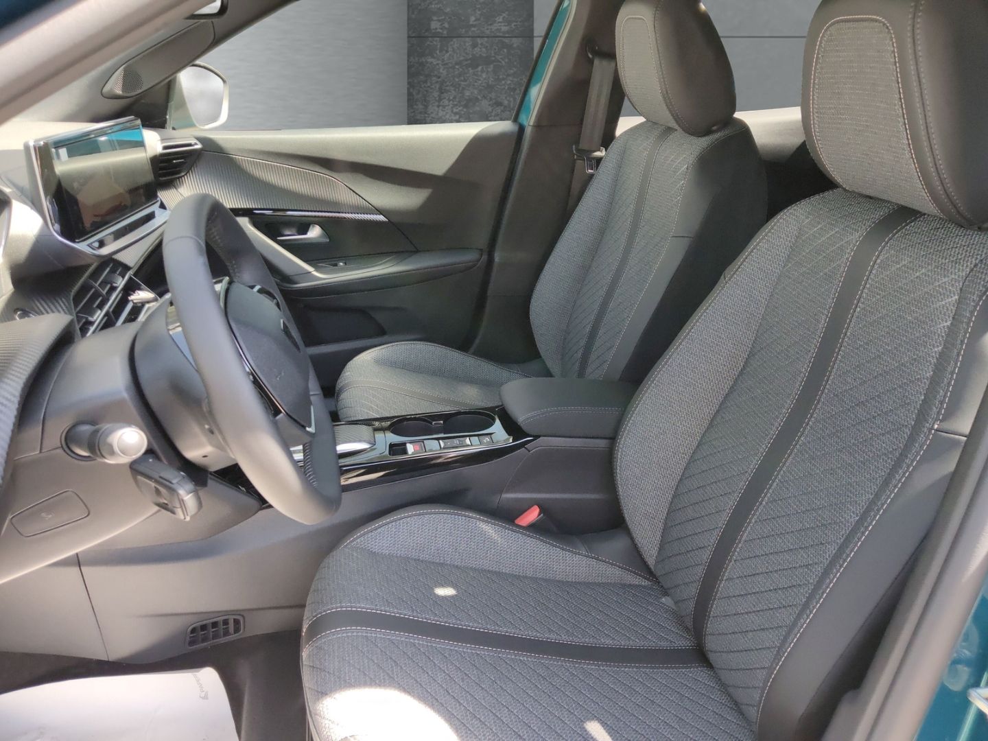 Peugeot 2008 - Bild 8
