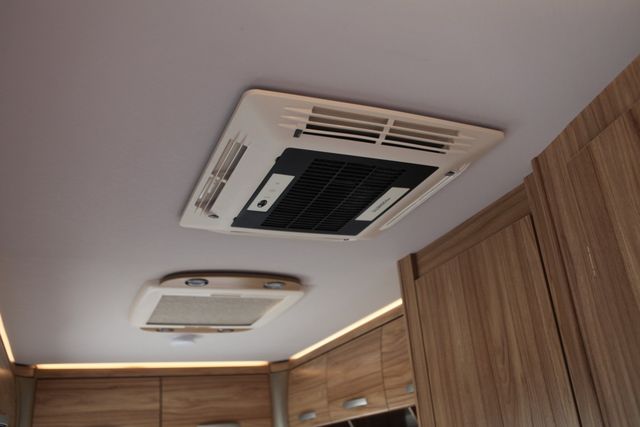 HYMER  ERIBA  HYMERCAR Nova Light 442  KLIMA AUTARK DUSCHE