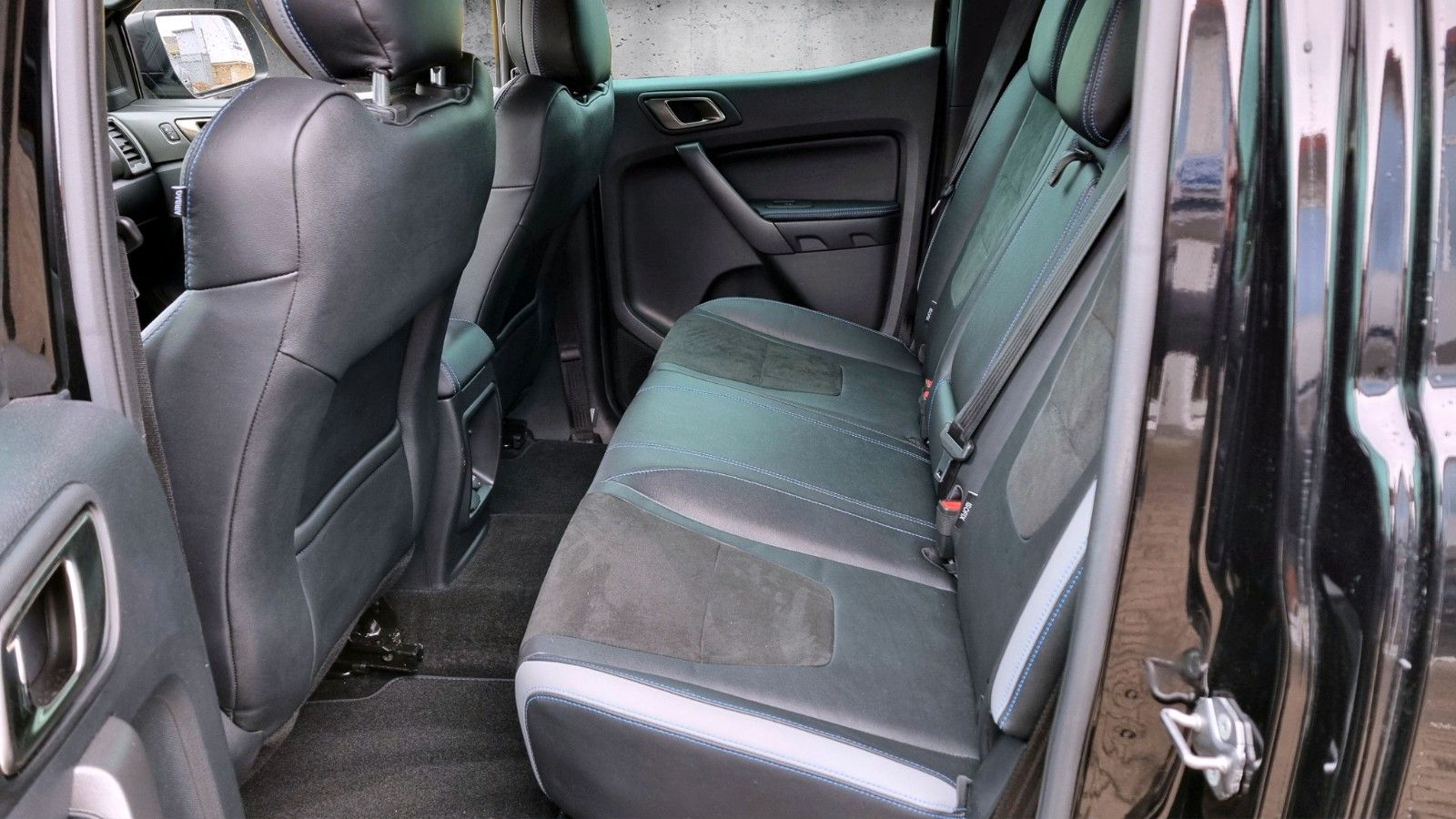 Fahrzeugabbildung Ford Ranger Raptor Doppelkabine 4x4