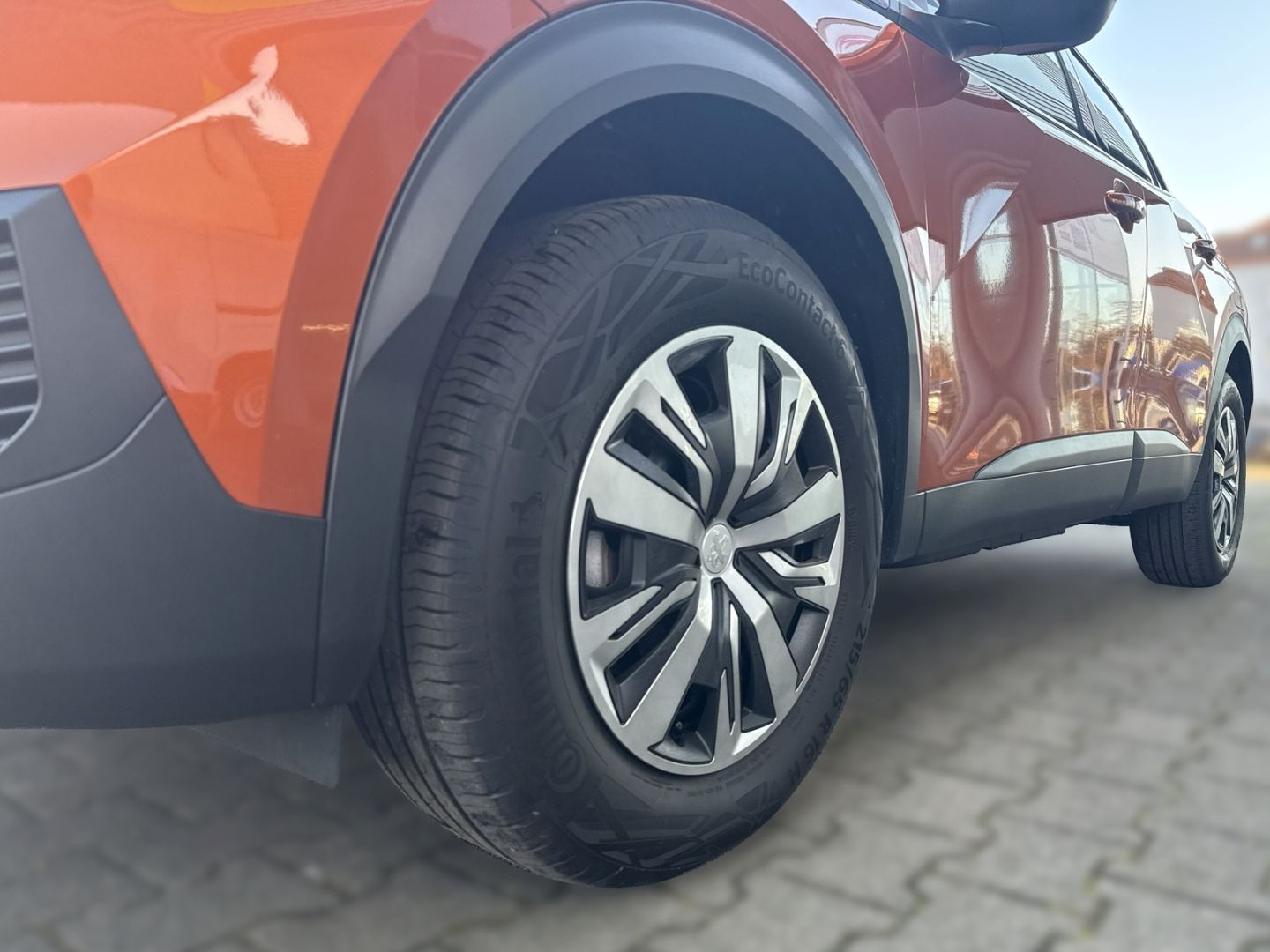 Fahrzeugabbildung Peugeot 2008 e- Active Klimaautom Fahrerprofil DAB Spurh