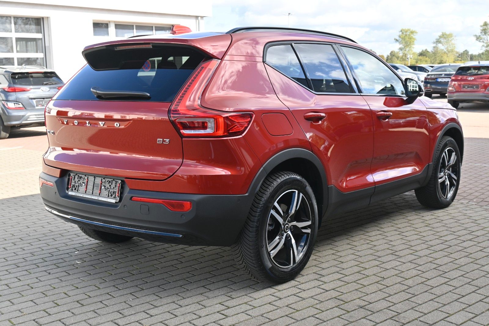 Fahrzeugabbildung Volvo XC40 B3 DKG Plus Dark*Pixel*FSHZG*360°*ACC*AHK