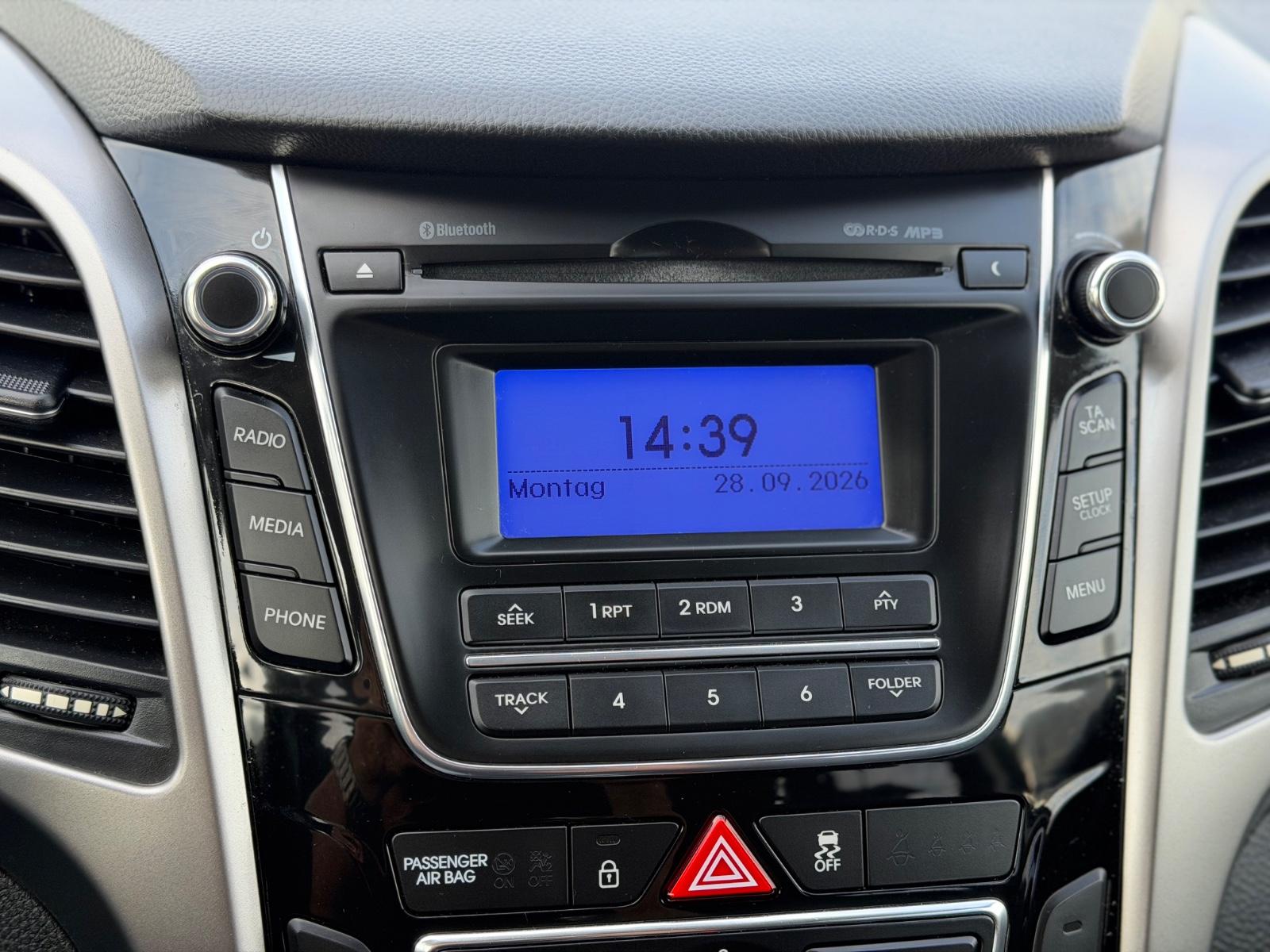 Hyundai i30 2014 — photo 20