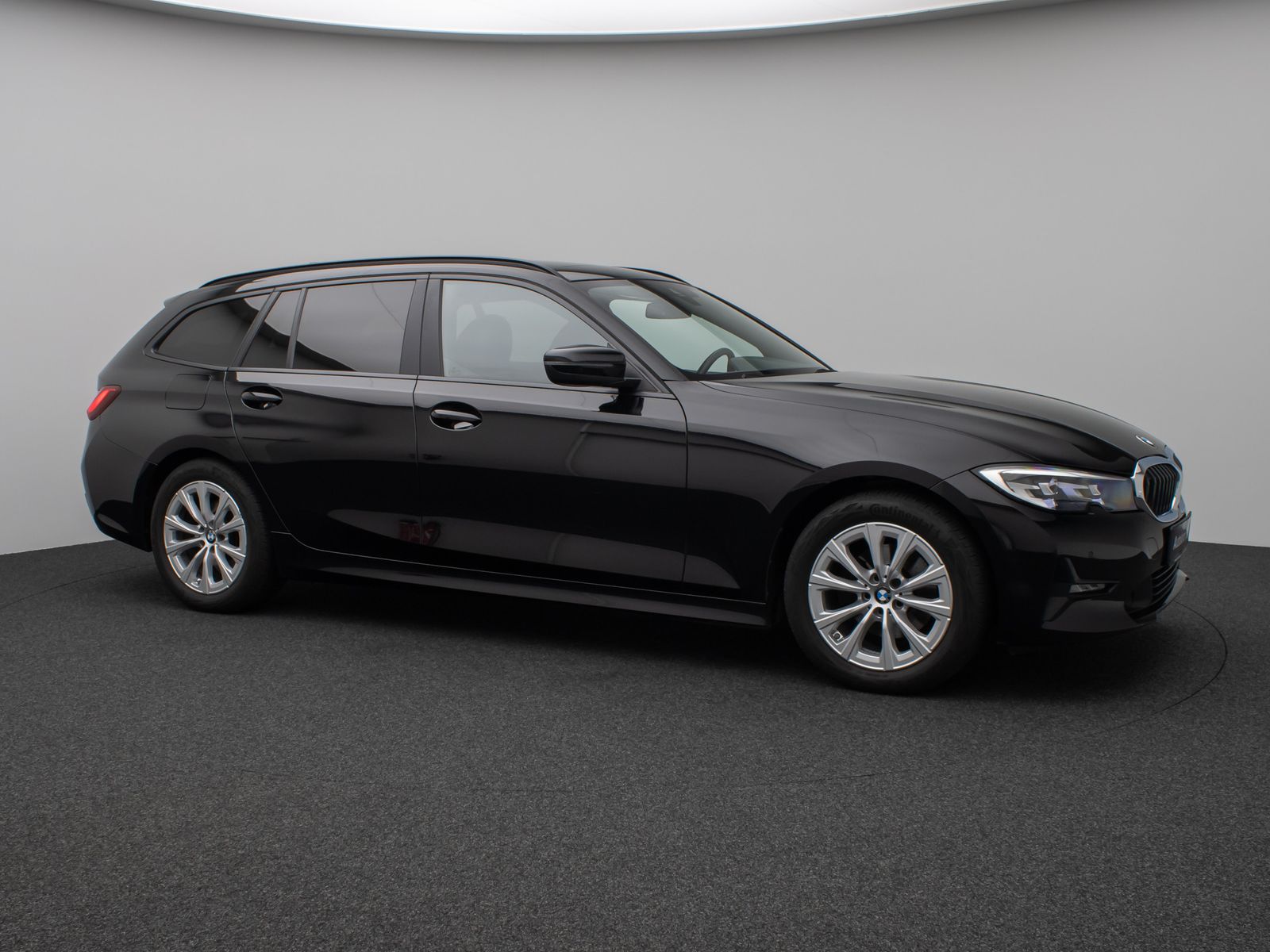 Fahrzeugabbildung BMW 320d Panorama HiFi PDC LED Geschwindigkeitsreg