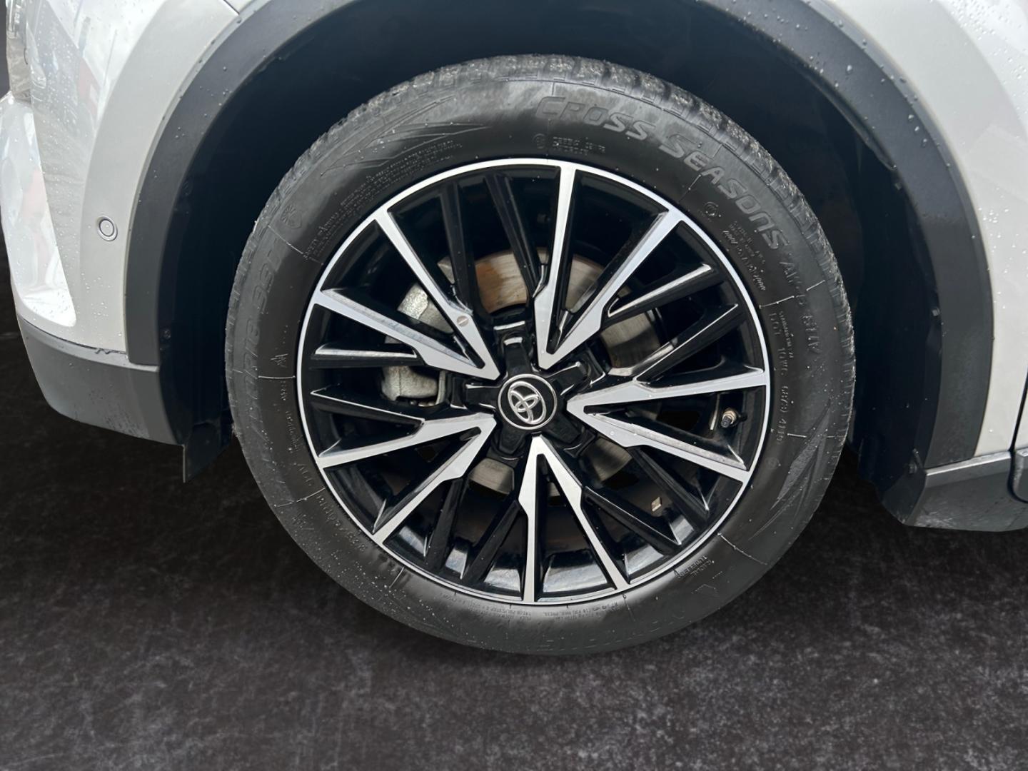 Toyota C-HR 1.8 Hybrid Lounge *Navi*Teilleder*JBL*RCam*