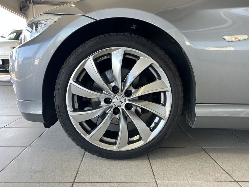 BMW 320 i Touring AHK *KEIN VERKAUF AN PRIVAT*
