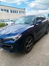 Alfa Romeo Stelvio 2.0 Turbo 16V 206kW Super AT8-Q4 Super - Alfa Romeo: Blau