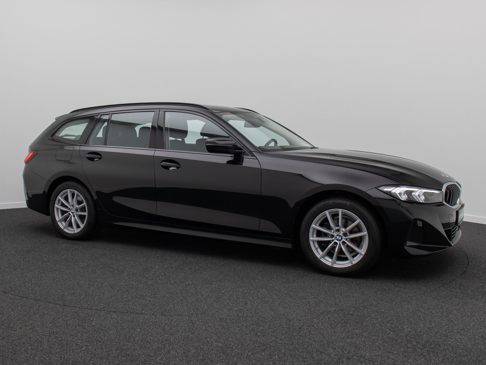 Fahrzeugabbildung BMW 318i GeschwindigReg DAB PDC Cockpit+ Widscreen