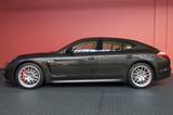 Porsche Panamera GTS  - Porsche Panamera: Braun