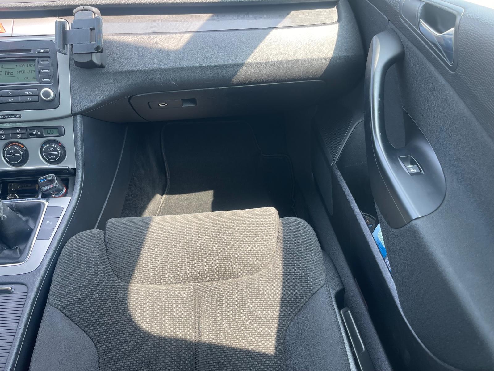 Volkswagen Passat 2005 — photo 11