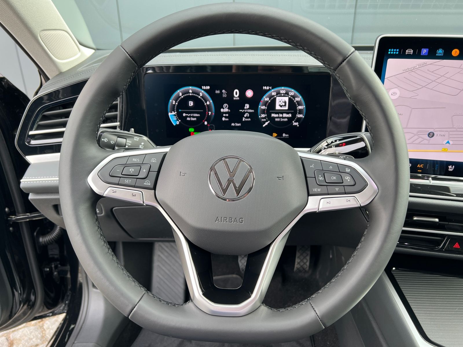 Fahrzeugabbildung Volkswagen Passat Variant Elegance 1.5 eTSI DSG *AHK, ACC,