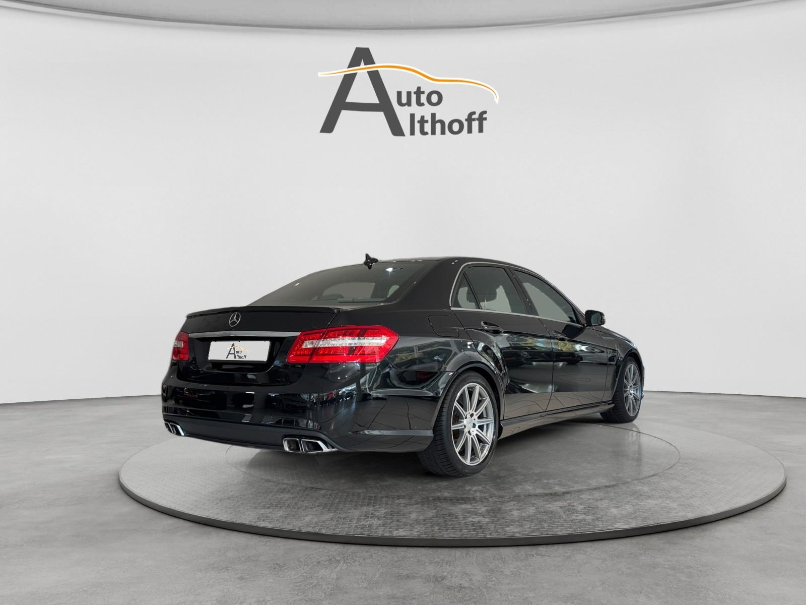 Mercedes-Benz E63 AMG Lim. DRIVERS COMAND SCHIEBE HK PARK