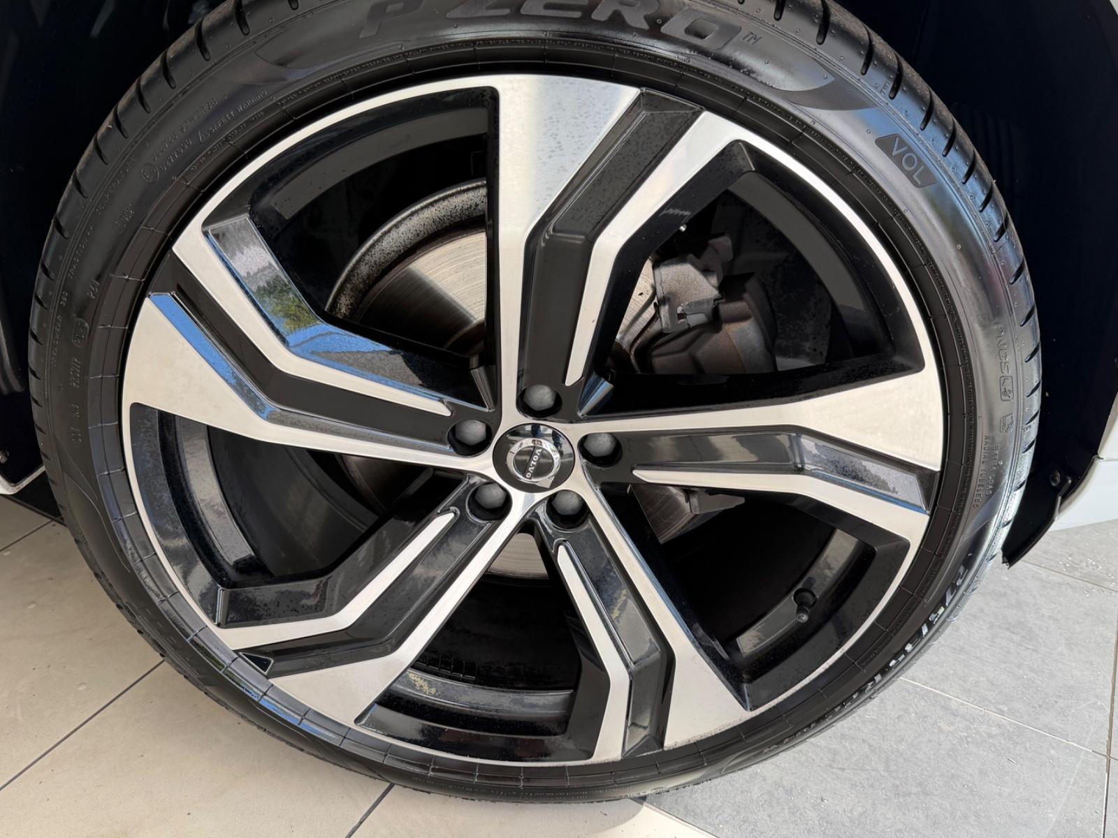 Volvo XC90 Plus Dark AWD 7.Sitze, PANORAMA