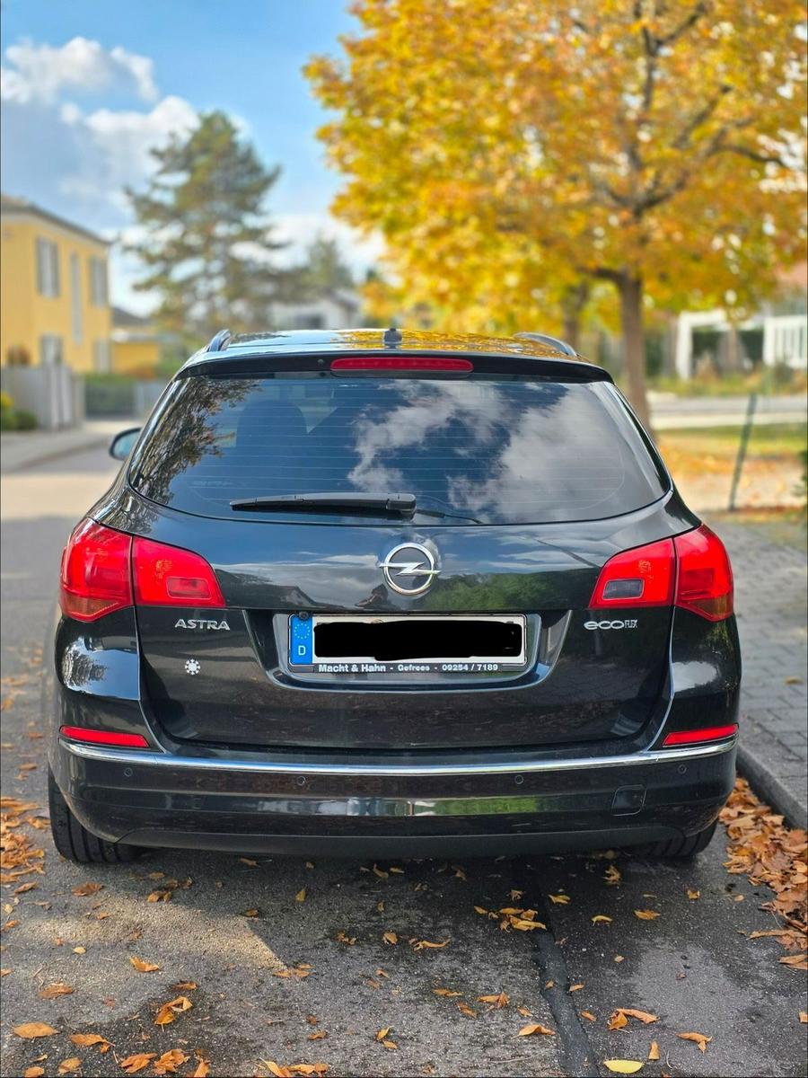 Opel Astra 2014 — photo 6