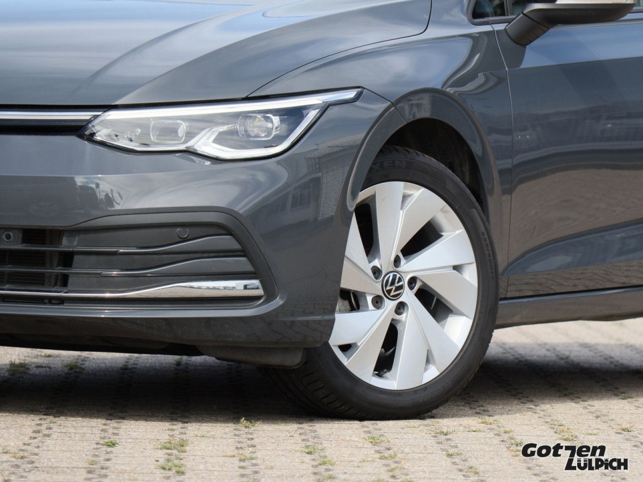 Fahrzeugabbildung Volkswagen Golf VIII 1.5 eTSI Move DSG Navi Bluetooth LED