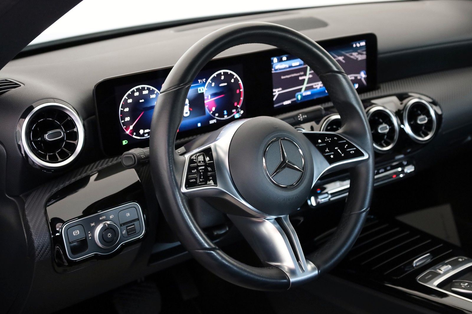 Fahrzeugabbildung Mercedes-Benz CLA 200 d Coupè,T.Leder,Navi,Kamera,SH,Facelift!