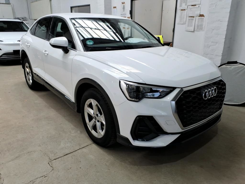 Image of Audi Q3