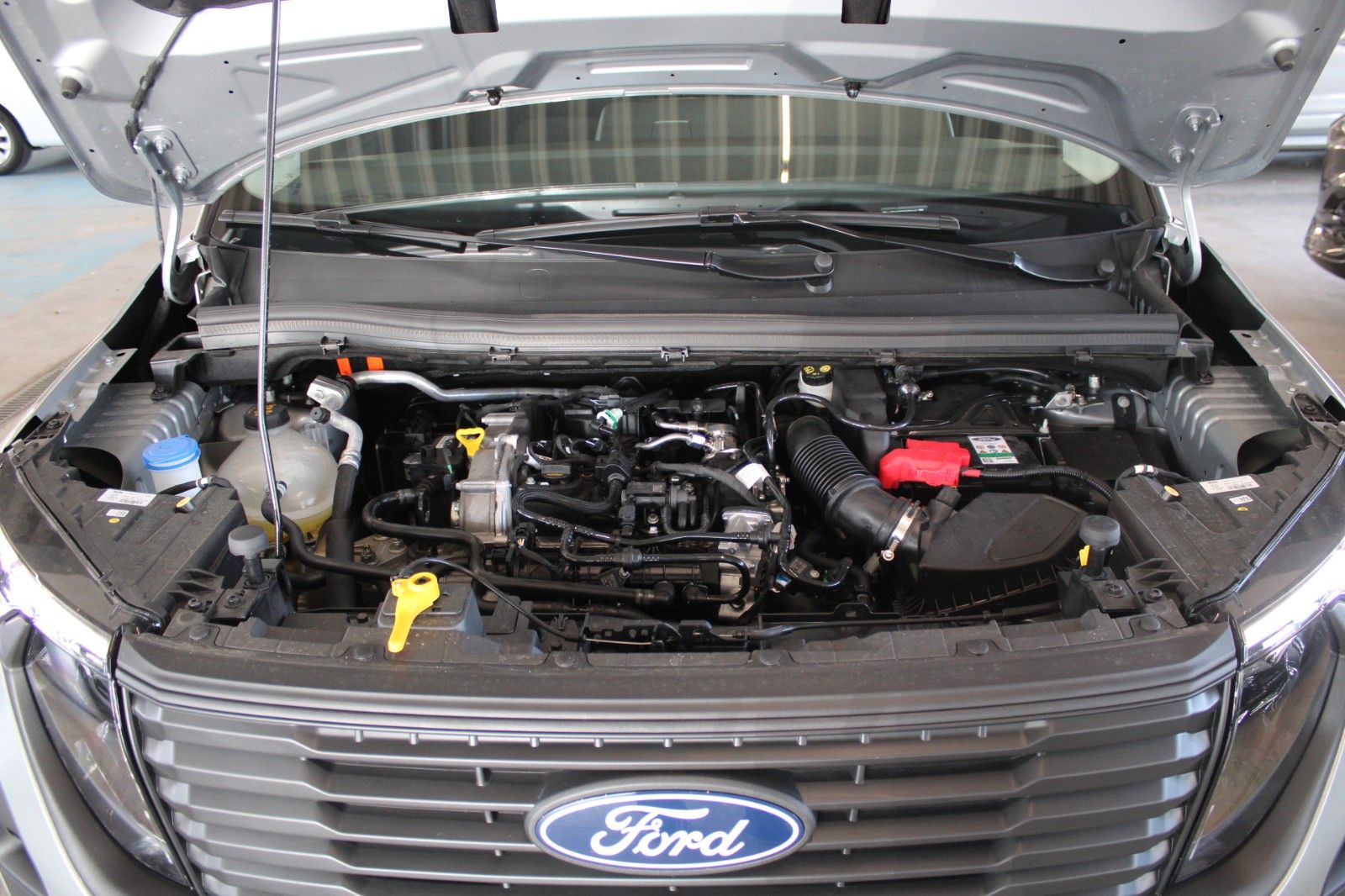 Fahrzeugabbildung Ford Tourneo Courier TREND Kamera PDC WinterPaket2
