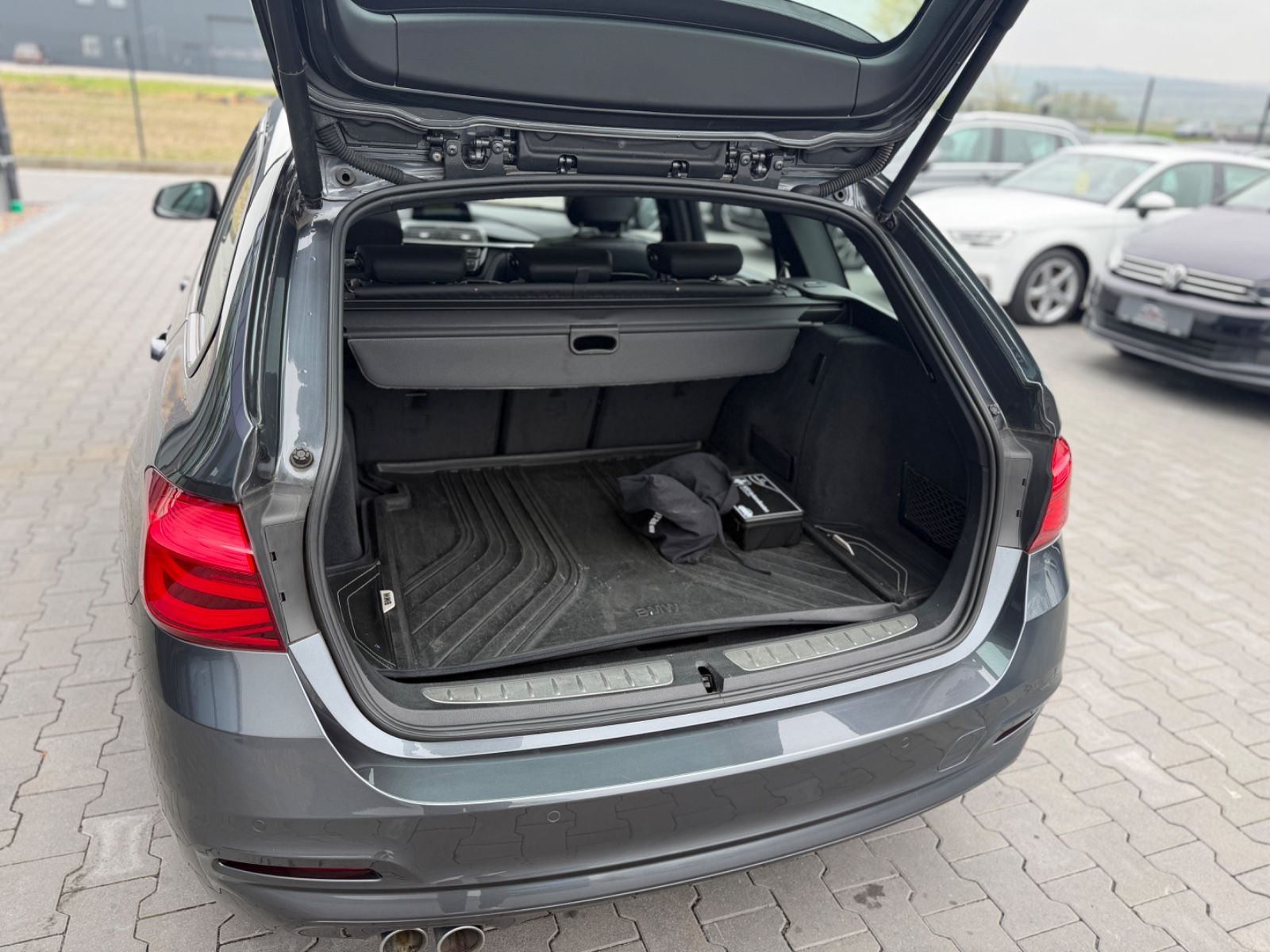 320d Aut. Advantage Pano Leder Navi HUD