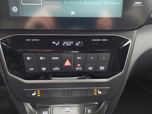 KGM Tivoli ESSENTIAL 1.5 AT NaviCarPlayRFKDABSHZ