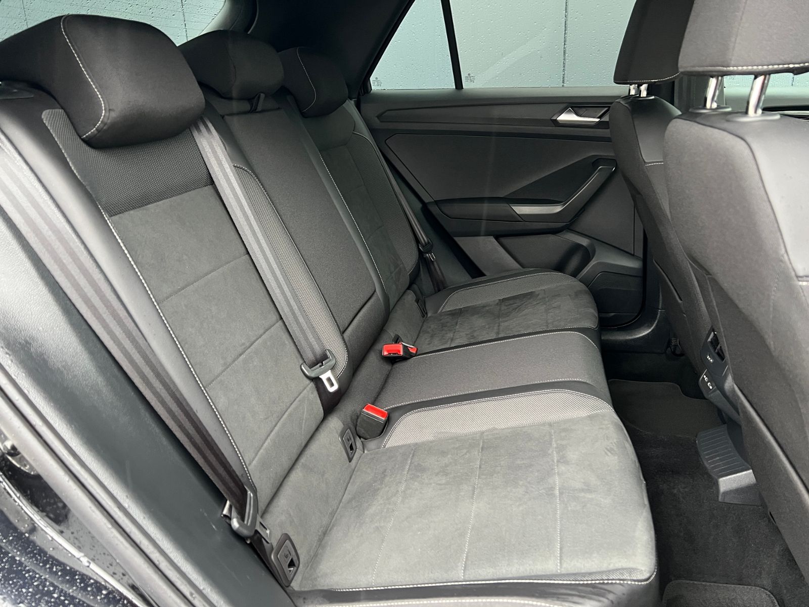 Fahrzeugabbildung Volkswagen T-Roc Style 1.5 TSI DSG *AHK, LED, BlackStyle, 1