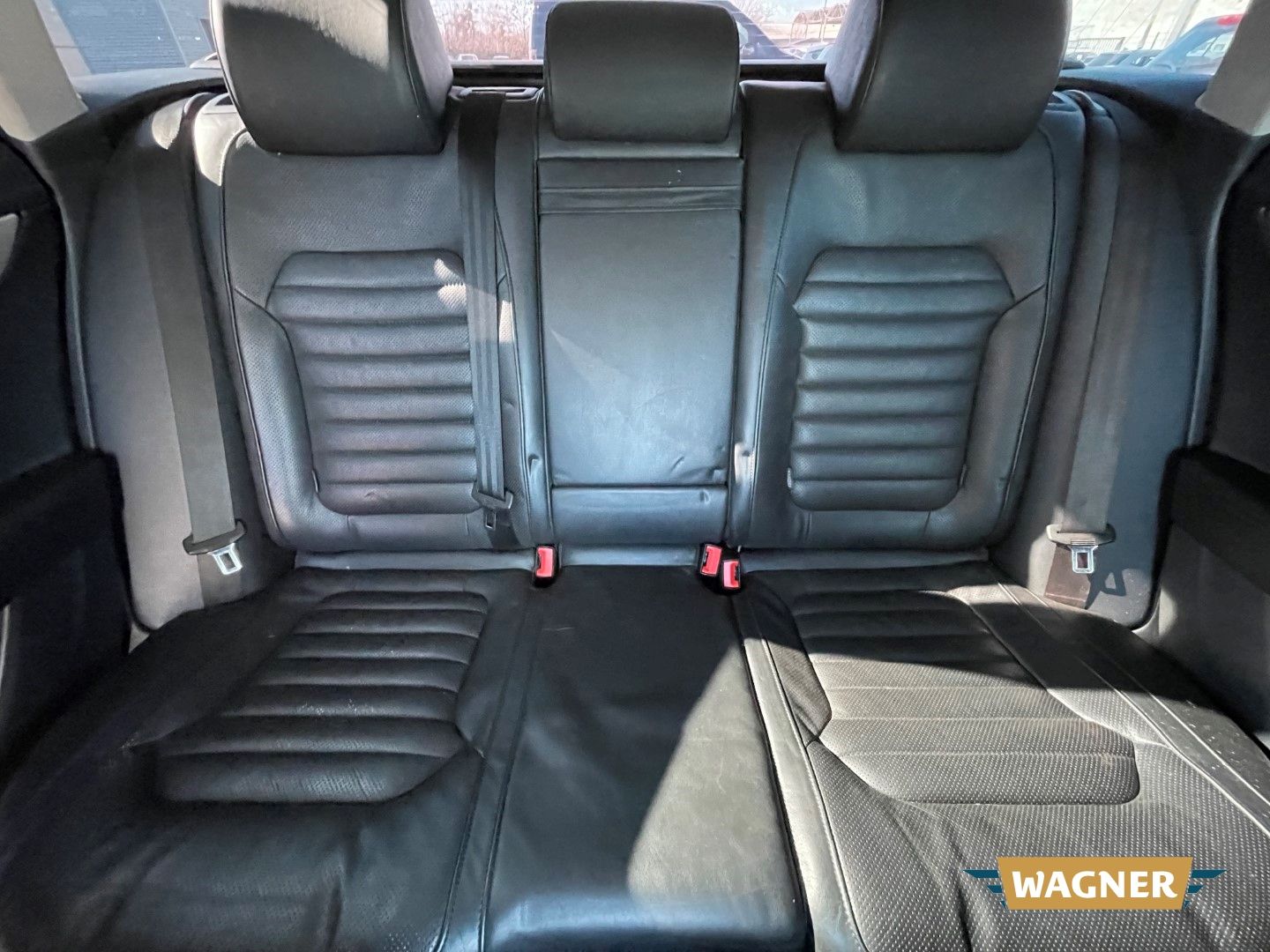 Fahrzeugabbildung Volkswagen Passat Variant Highline BlueMotion