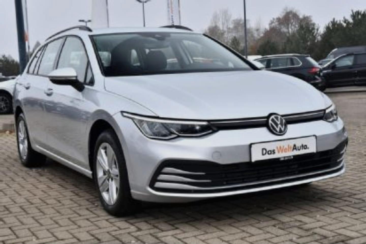 Volkswagen Golf VIII Variant Life eTSI