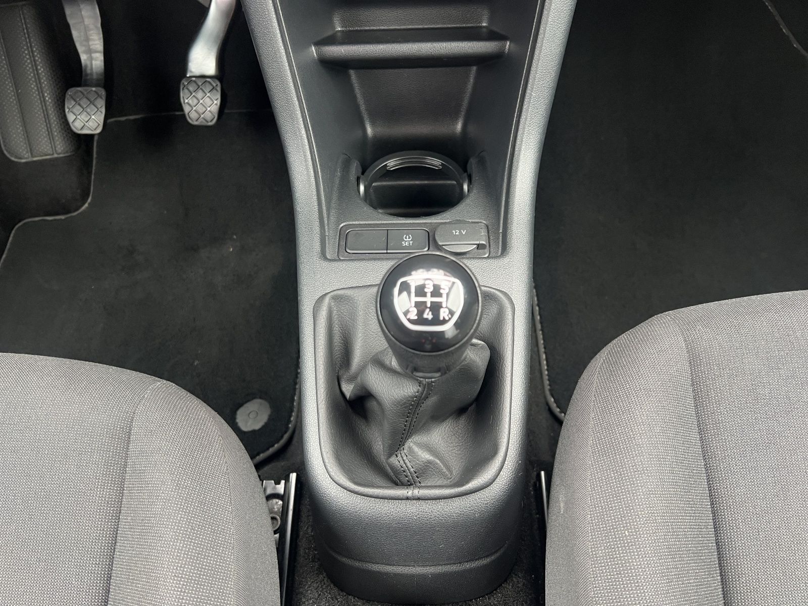 Fahrzeugabbildung Volkswagen up! 1.0 Klima Allwetter LED-TFL Radio