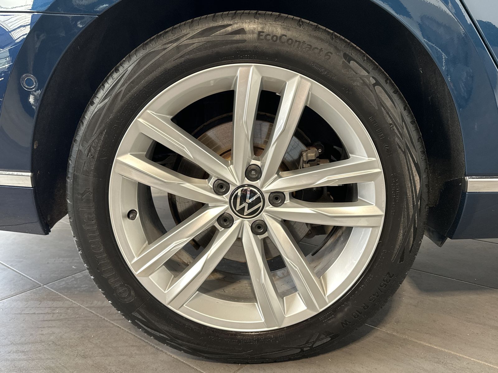 Fahrzeugabbildung Volkswagen Passat Variant 1.4 TSI DSG GTE NAV+LED+AHK+PANO