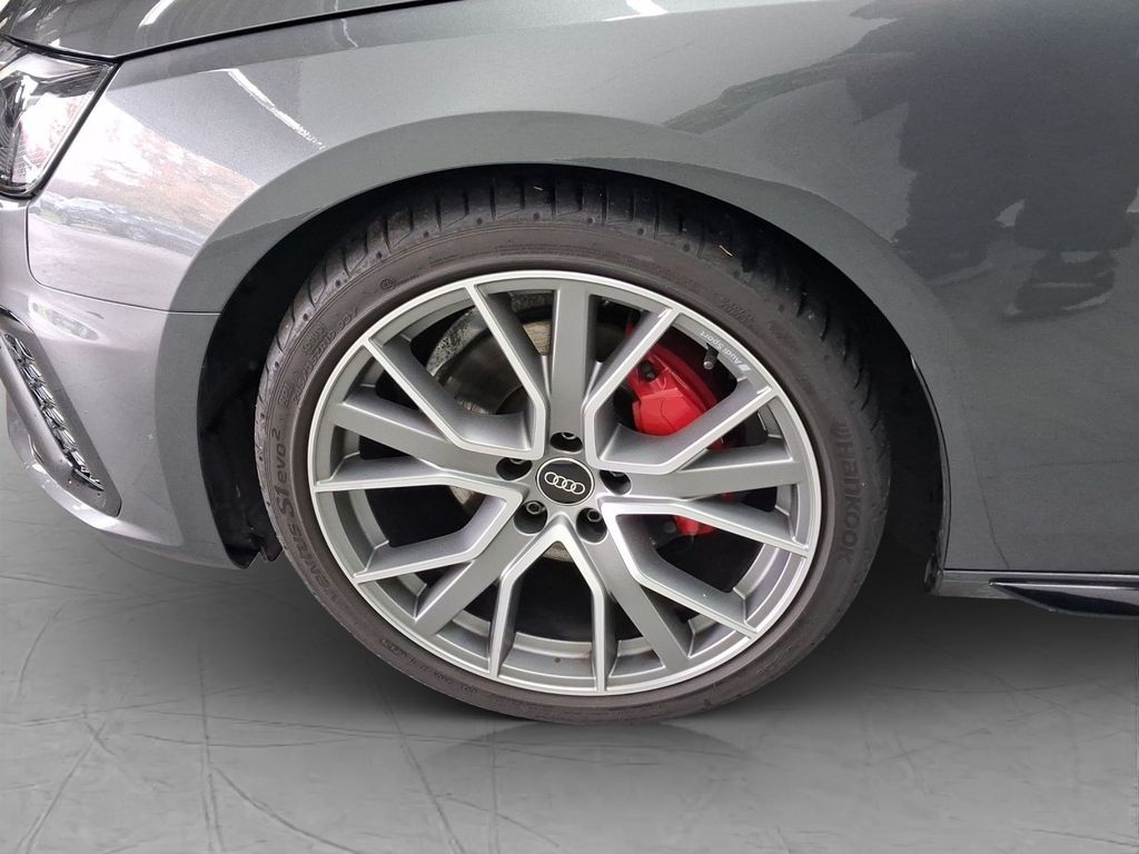 AUDI A4 2024