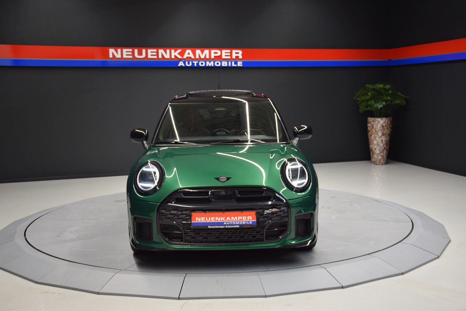 Fahrzeugabbildung MINI Cooper S John Cooper Works Trim 5-Türen Pano HuD