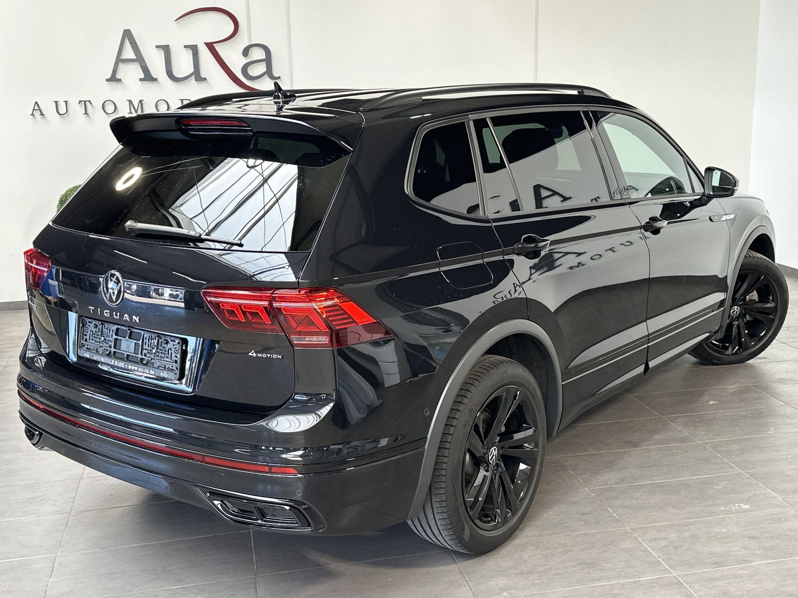 Fahrzeugabbildung Volkswagen Tiguan Allspace 2.0 TSI R-Line 4M NAV+MATRIX+ACC