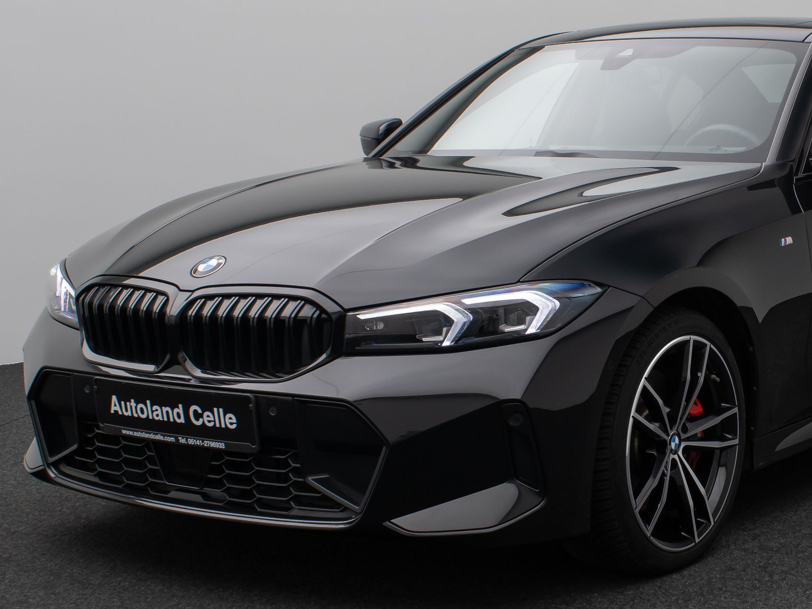 Fahrzeugabbildung BMW 320i M SportPro Glasdach Kamera HUD DAB HiFi 19"