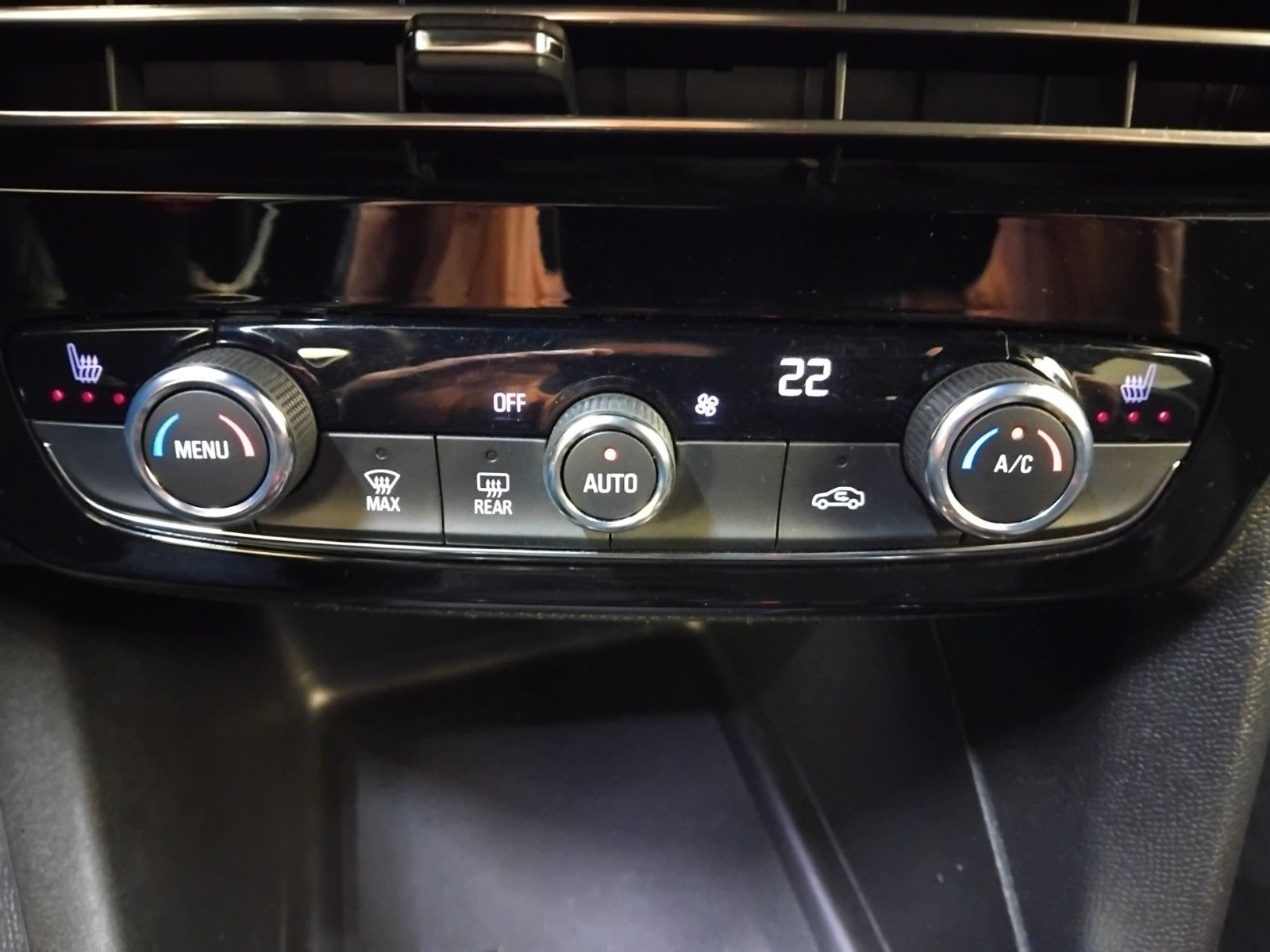 Opel Mokka (06/2026, Benzin)