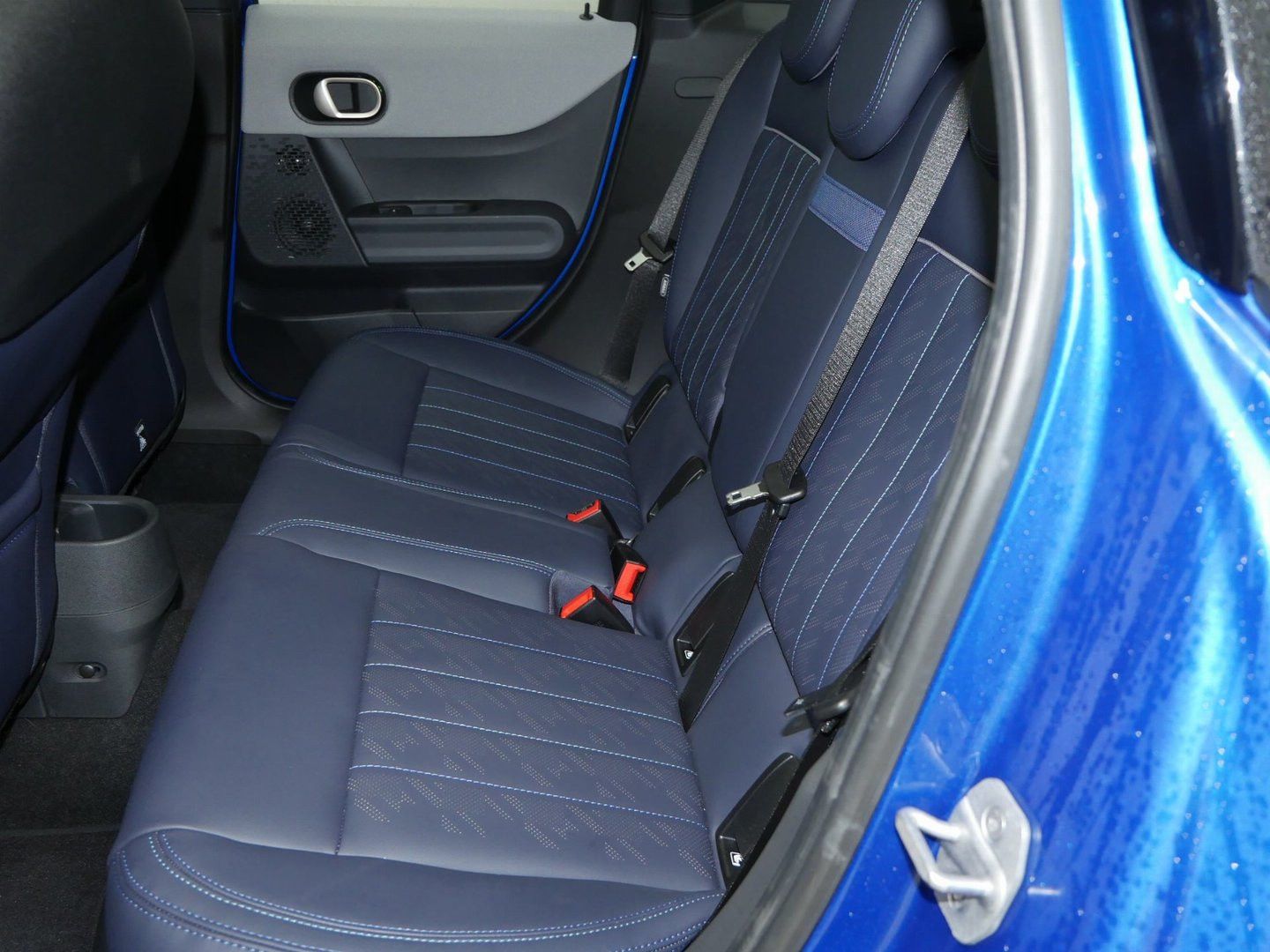 Fahrzeugabbildung MINI Cooper C Favoured Trim 5-Türen Paket-L Pano h/k