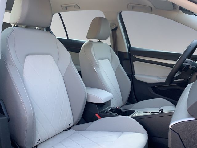 Golf VIII Life 2.0 TDI DSG PDC SHZ NAVI ACC LED