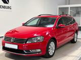 Volkswagen Passat Variant 2.0 TDI, Scheckheftgepflegt,AHK - rote Volkswagen Passat Variant