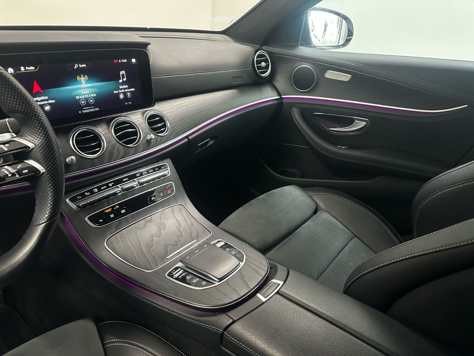Fahrzeugabbildung Mercedes-Benz E 300 d 4MATIC T Autom. AMG-LINE*NIGHT*360*HUD*