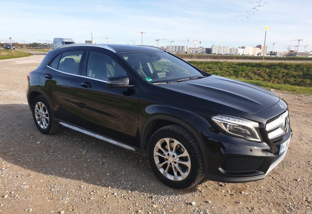 MERCEDES-BENZ GLA 250 4MATIC DCT -