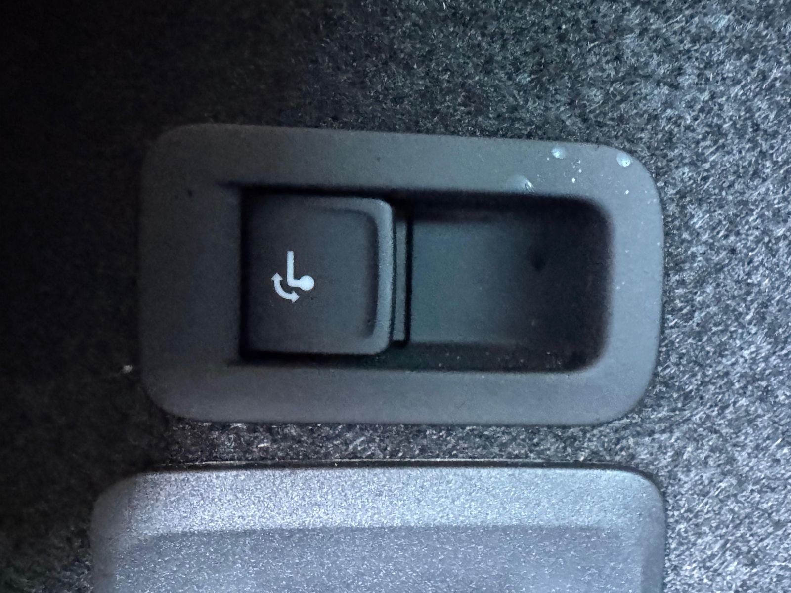Fahrzeugabbildung CUPRA Leon 1.5eTSI DSG Matrix Cam Vision+ el. Heck AHK