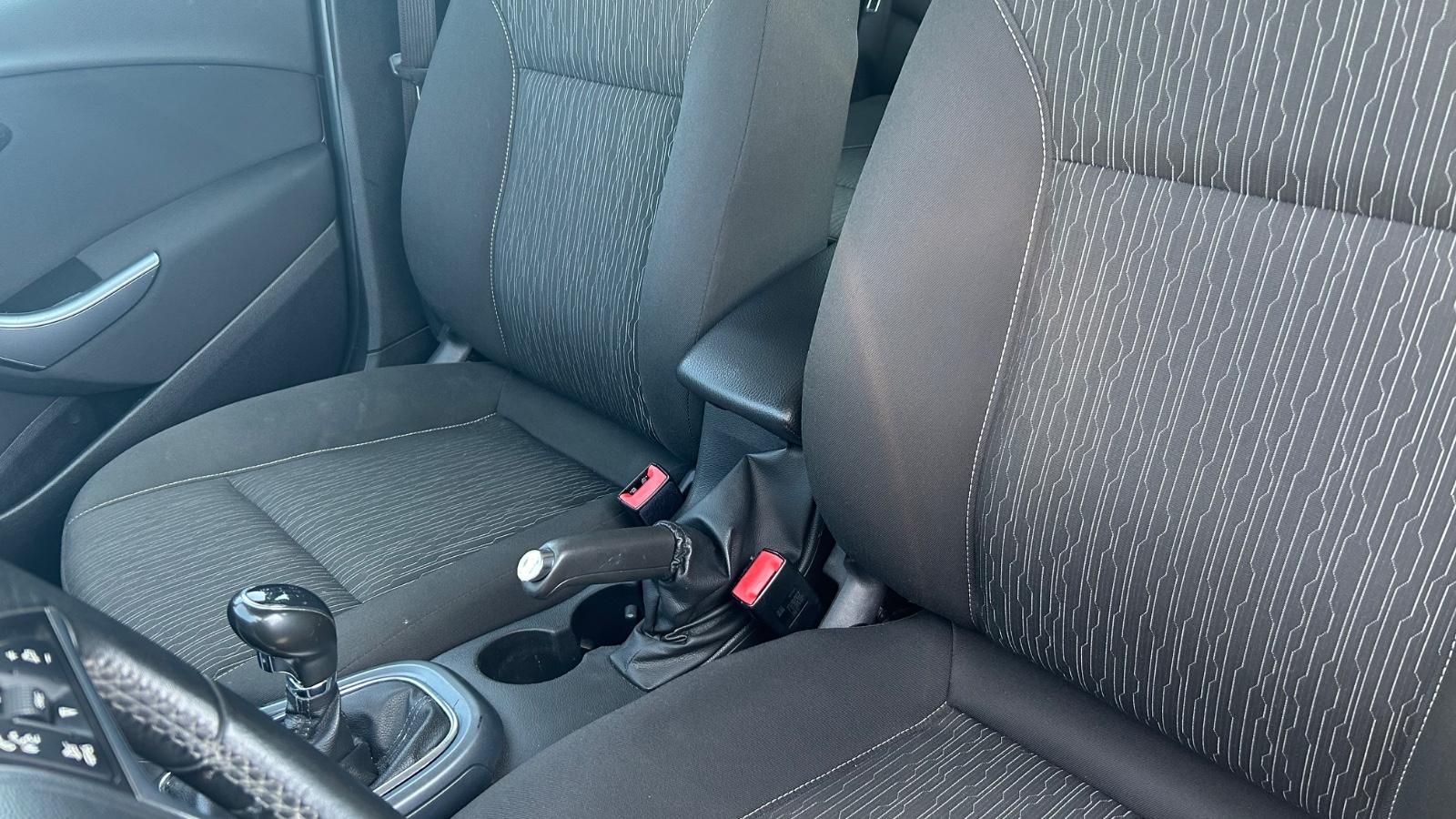 Opel Astra 2012 — photo 16