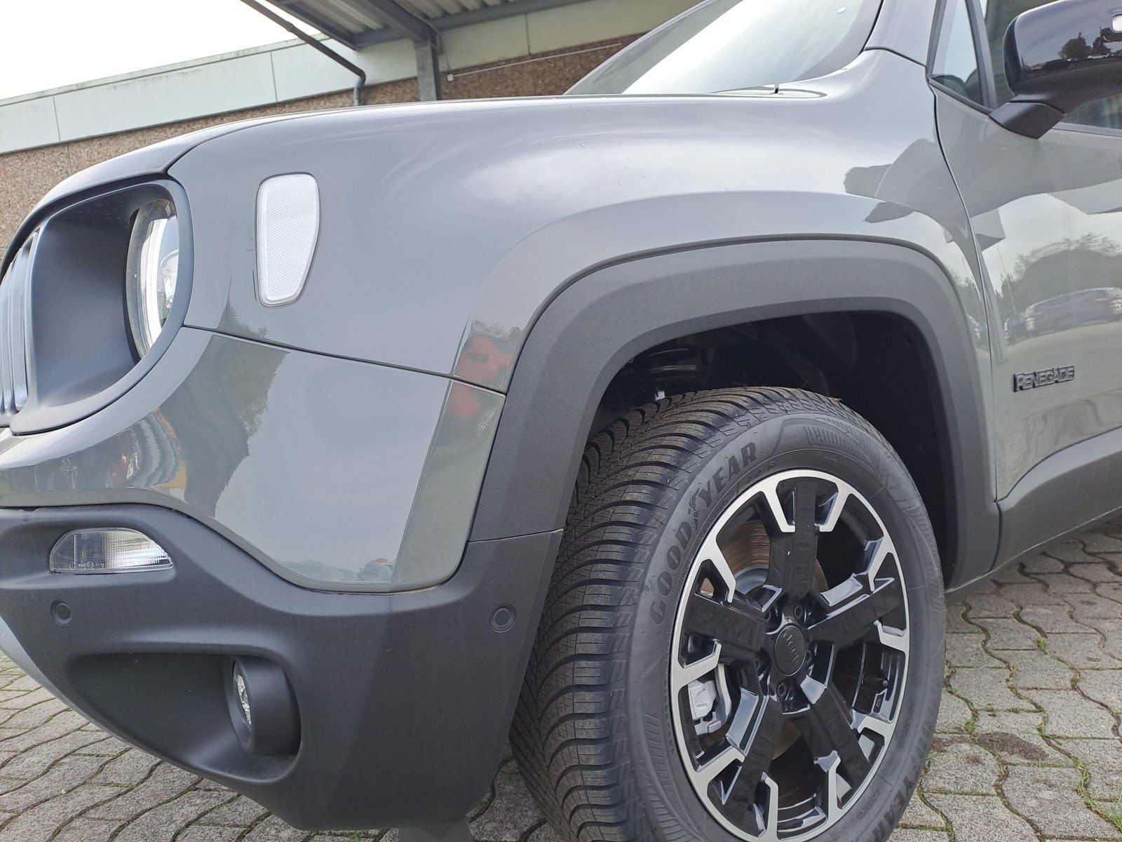 Fahrzeugabbildung Jeep Renegade High Upland Plug-In-Hybrid 4Xe