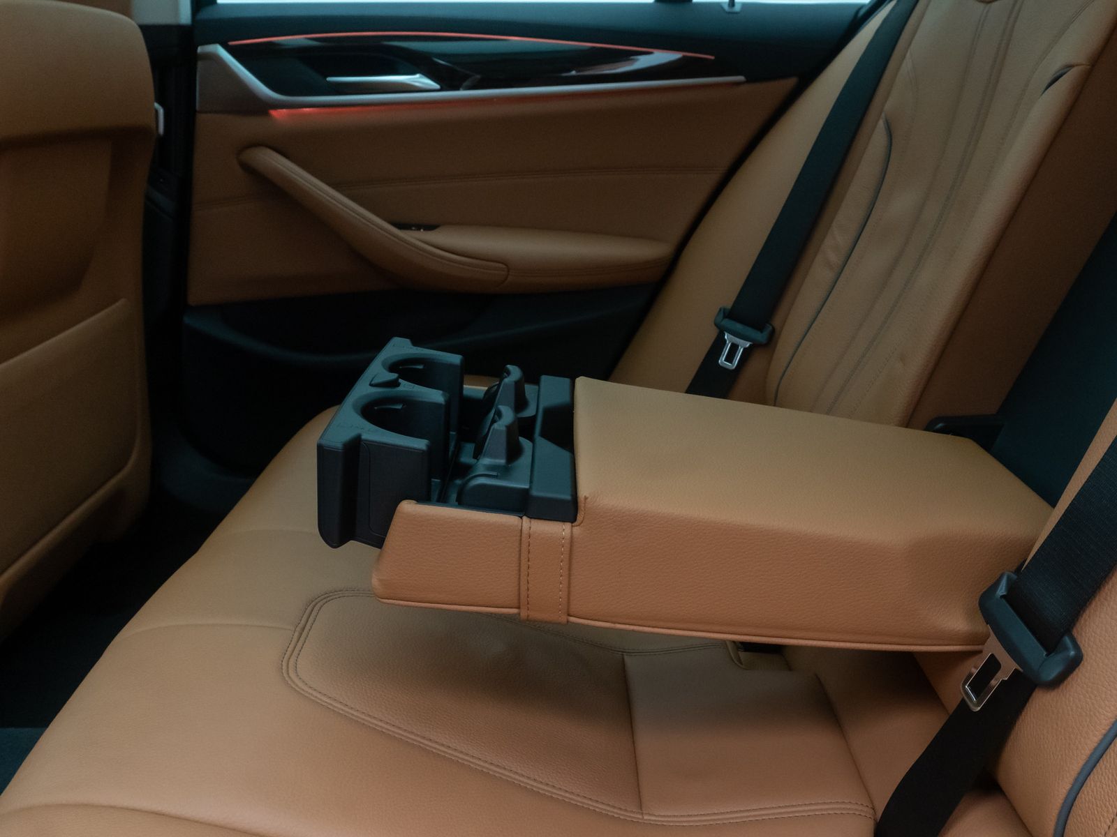 Fahrzeugabbildung BMW 530e Luxury Line Panorama Kamera Laser HUD DAB