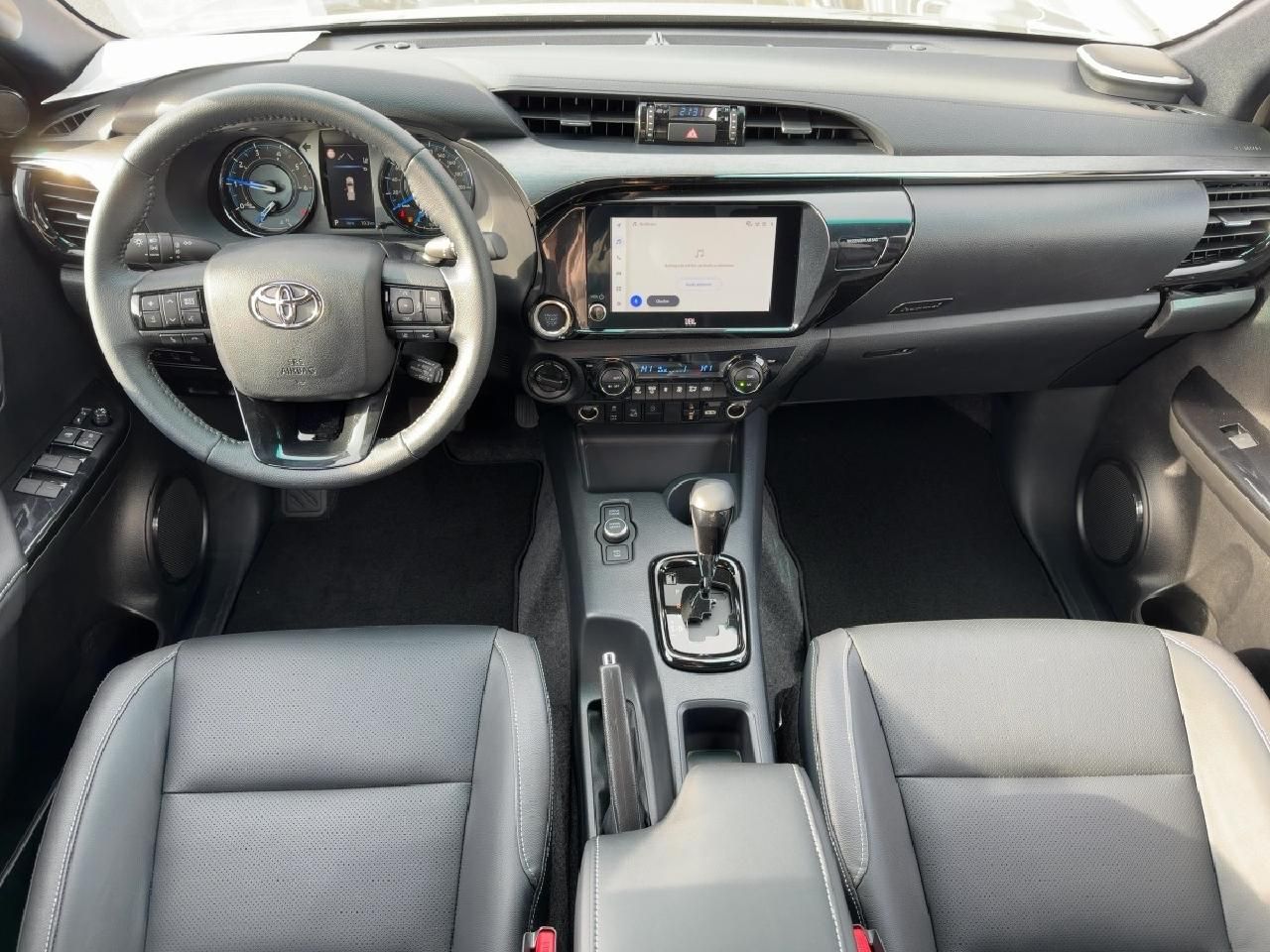 Fahrzeugabbildung Toyota Hilux 2,8 Double Cab Invincible 4x4*JBL+AHK+WKR*