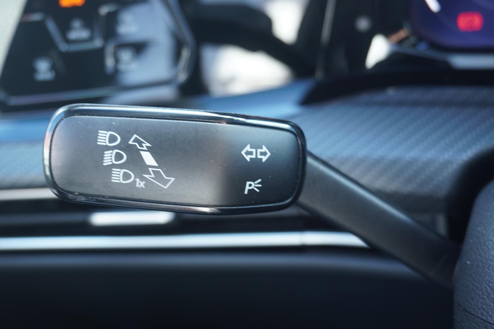 Volkswagen Golf VIII 1.5 eTSI DSG R-Line LED App Connect, миниатюра 24